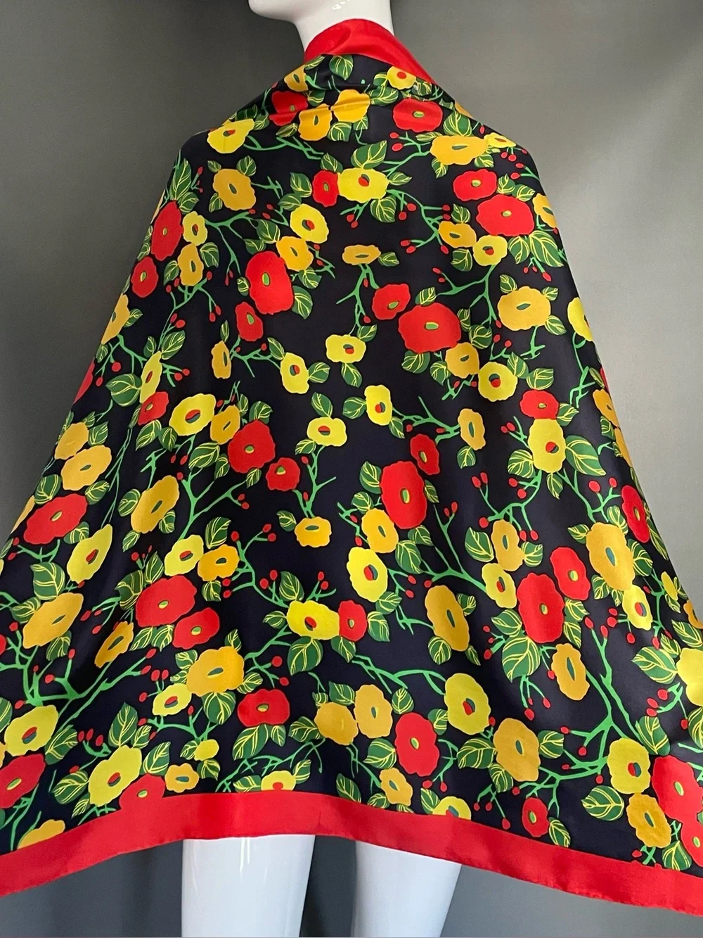 Vintage Scarf Silk Poppy Print 34 In Sq Excellent Condition